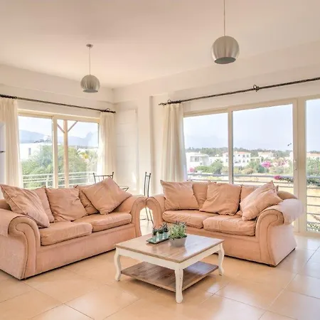 Penthouse At Turtle Bay Apartament Agios Georgios (Girne)