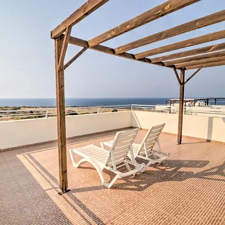 Penthouse At Turtle Bay Apartment *