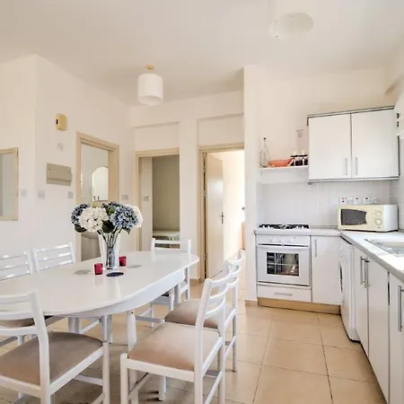 アパート Penthouse At Turtle Bay Agios Georgios (Girne)