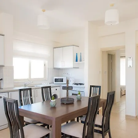 Penthouse At Turtle Bay Apartment